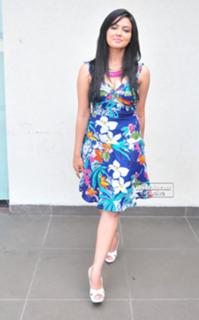 Sana Khan feet photo thumbnail