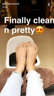 Sana Khan feet photo thumbnail