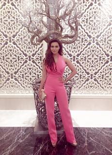 Sana Khan feet photo thumbnail