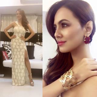 Sana Khan feet photo thumbnail