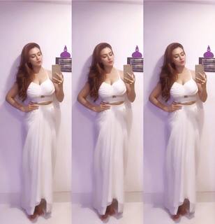 Sana Khan feet photo thumbnail