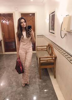 Sana Khan feet photo thumbnail