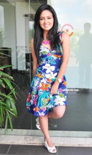 Sana Khan feet photo thumbnail