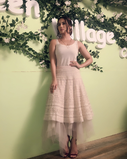 Sana Khan feet photo thumbnail