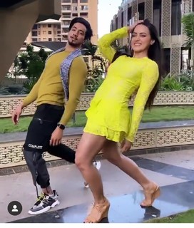 Sana Khan feet photo thumbnail