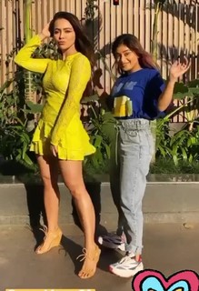 Sana Khan feet photo thumbnail