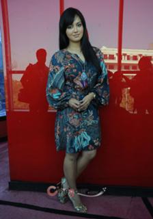 Sana Khan feet photo thumbnail