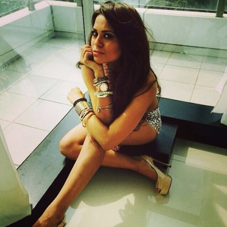 Sana Saeed feet photo 4