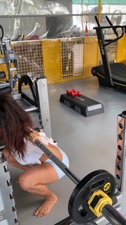 Sana Saeed feet photo 4