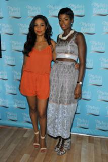 Sanaa Lathan feet photo thumbnail