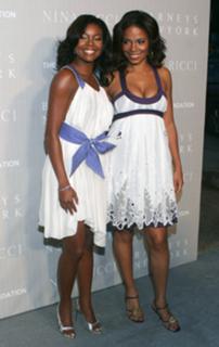 Sanaa Lathan feet photo thumbnail