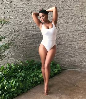 Sanaa Lathan feet photo thumbnail
