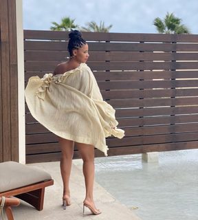 Sanaa Lathan feet photo thumbnail