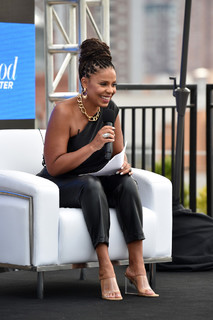 Sanaa Lathan feet photo thumbnail