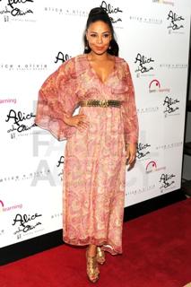 Sanaa Lathan feet photo thumbnail