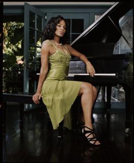 Sanaa Lathan feet photo thumbnail
