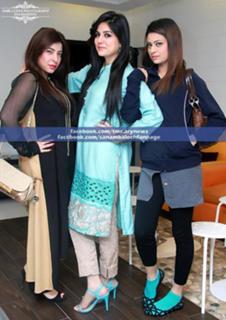 Sanam Baloch feet photo thumbnail