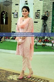 Sanam Baloch feet photo thumbnail