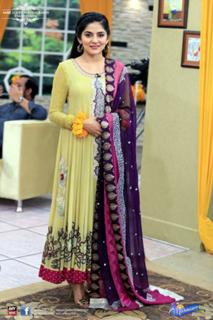Sanam Baloch feet photo thumbnail
