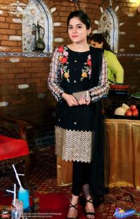 Sanam Baloch feet photo thumbnail