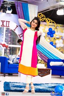 Sanam Baloch feet photo thumbnail