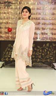 Sanam Baloch feet photo thumbnail