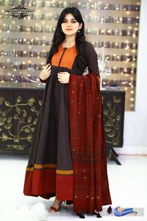 Sanam Baloch feet photo thumbnail