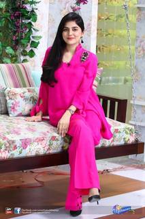 Sanam Baloch feet photo thumbnail