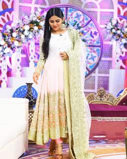 Sanam Baloch feet photo thumbnail
