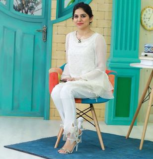 Sanam Baloch feet photo thumbnail