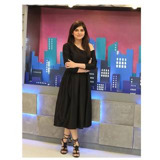 Sanam Baloch feet photo thumbnail