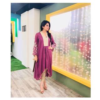 Sanam Baloch feet photo thumbnail