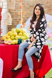 Sanam Baloch feet photo thumbnail