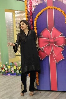 Sanam Baloch feet photo thumbnail