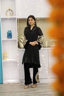 Sanam Baloch feet photo thumbnail