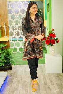 Sanam Baloch feet photo thumbnail