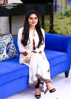 Sanam Baloch feet photo thumbnail