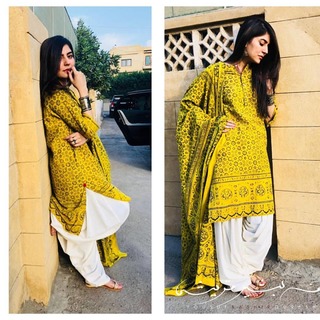 Sanam Baloch feet photo thumbnail