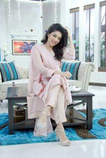 Sanam Jung feet photo 15