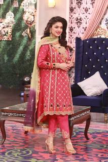 Sanam Jung feet photo 9