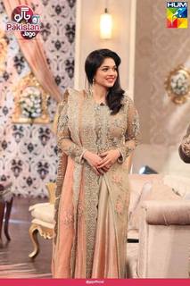 Sanam Jung feet photo 8