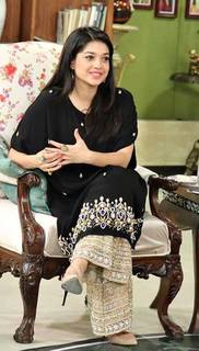 Sanam Jung feet photo 4