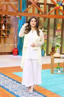 Sanam Jung feet photo 14