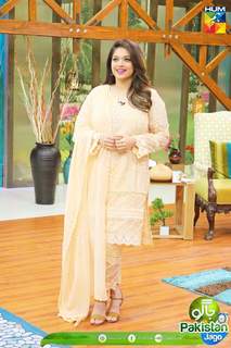 Sanam Jung feet photo 9