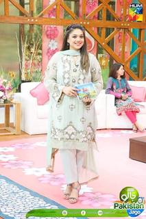 Sanam Jung feet photo 2