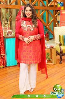 Sanam Jung feet photo 1