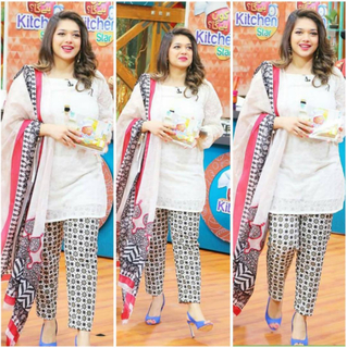 Sanam Jung feet photo 8