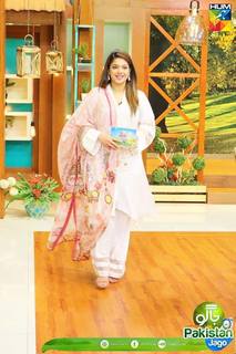 Sanam Jung feet photo 2
