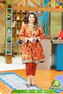 Sanam Jung feet photo 1
