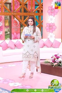 Sanam Jung feet photo 13